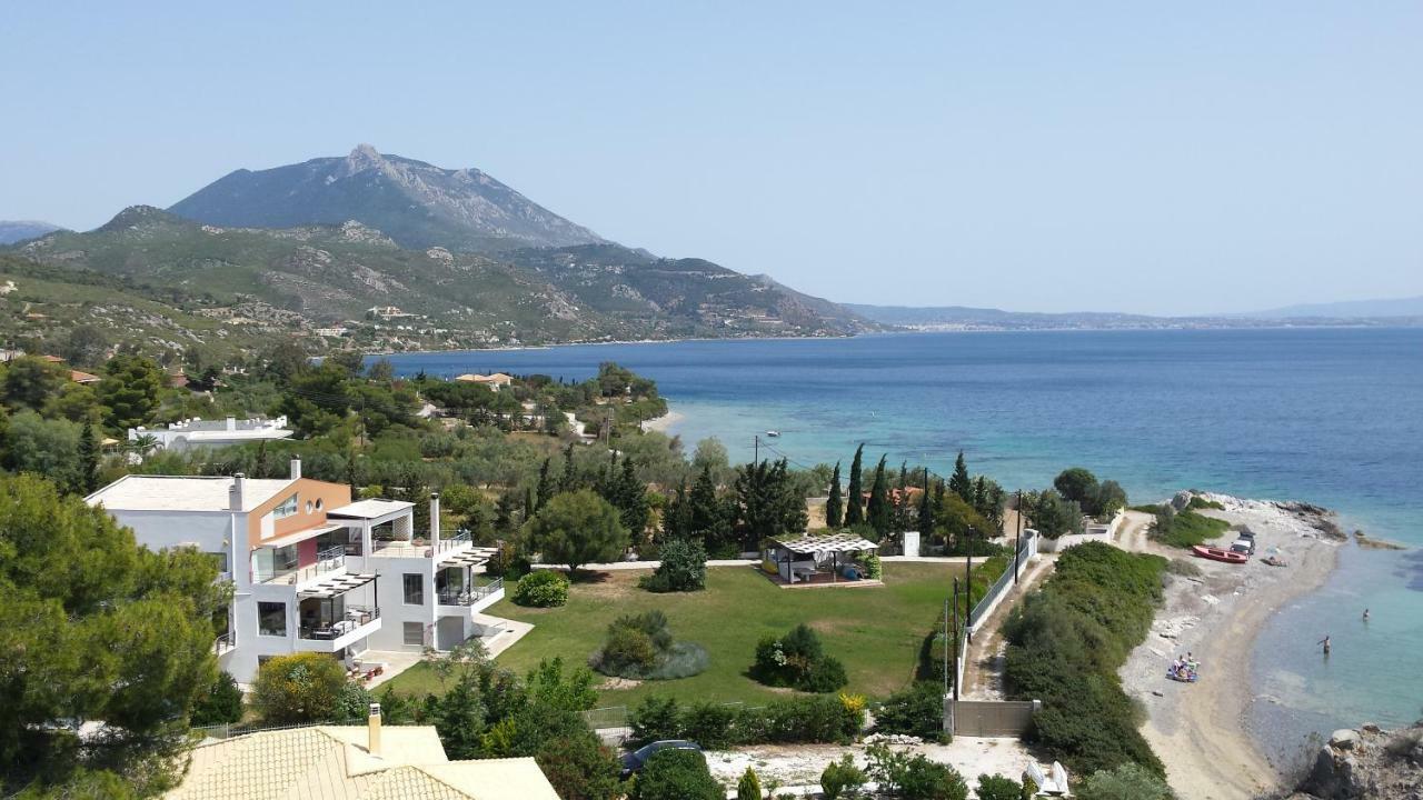 Beautiful House By The Sea,Loutraki Skaloma. Villa Buitenkant foto
