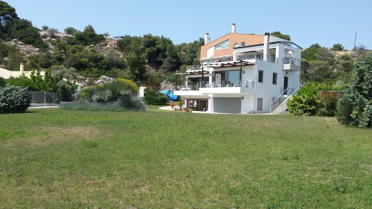 Beautiful House By The Sea,Loutraki Skaloma. Villa Buitenkant foto